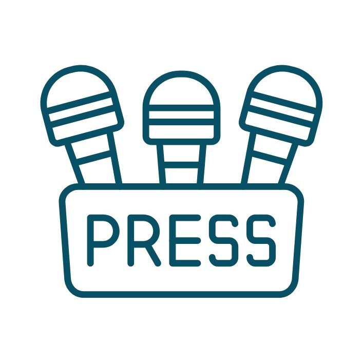 Drei Mikrofone und der Schriftzug Presse